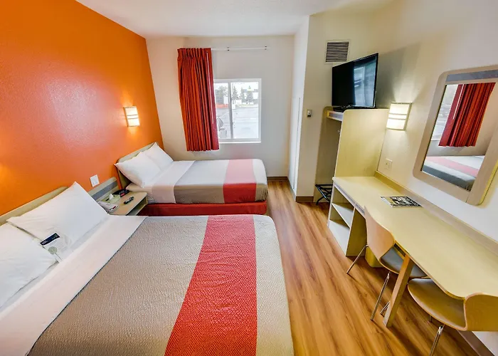 Motel 6 Toronto, ON - Brampton