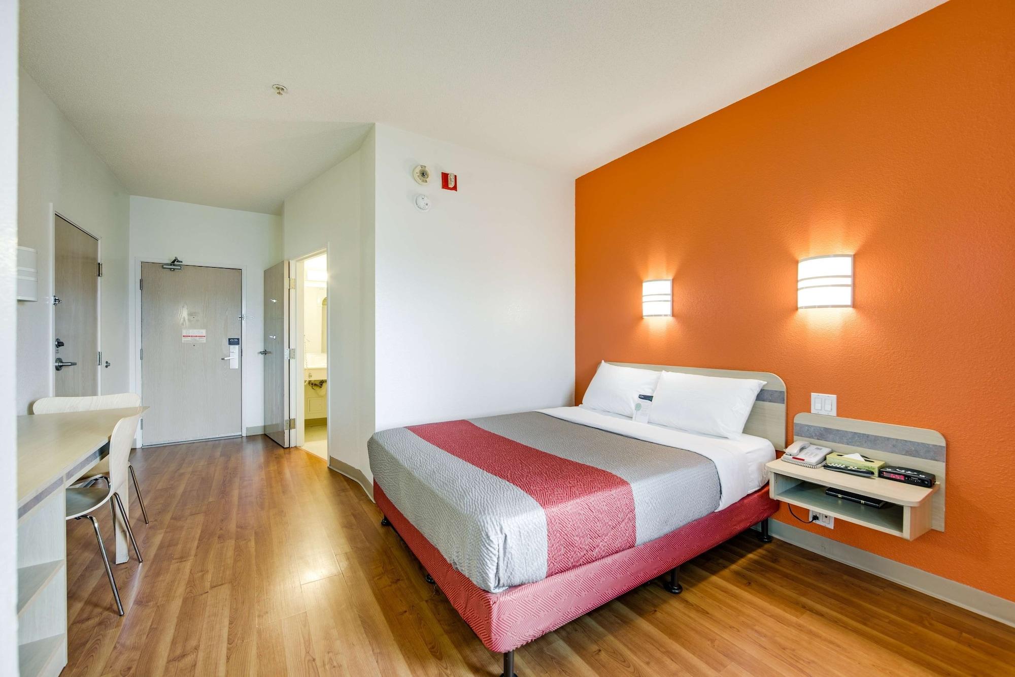 6-brampton, On - Toronto Hotel 2*