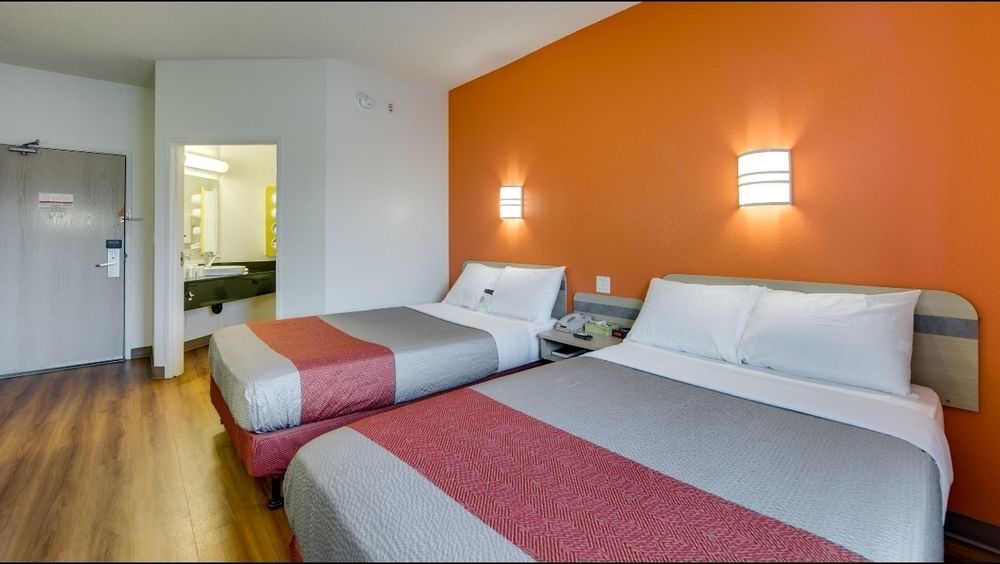 6-brampton, On - Toronto 2* Brampton