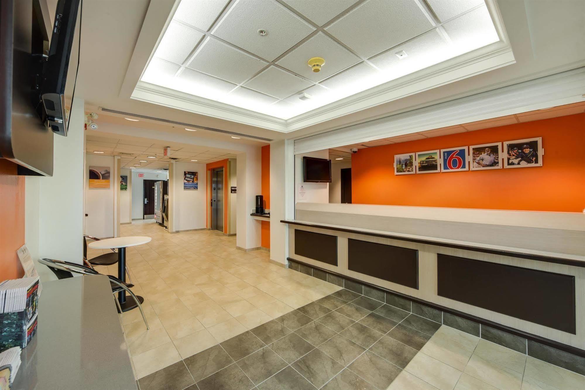 6-brampton, On - Toronto Hotel Brampton