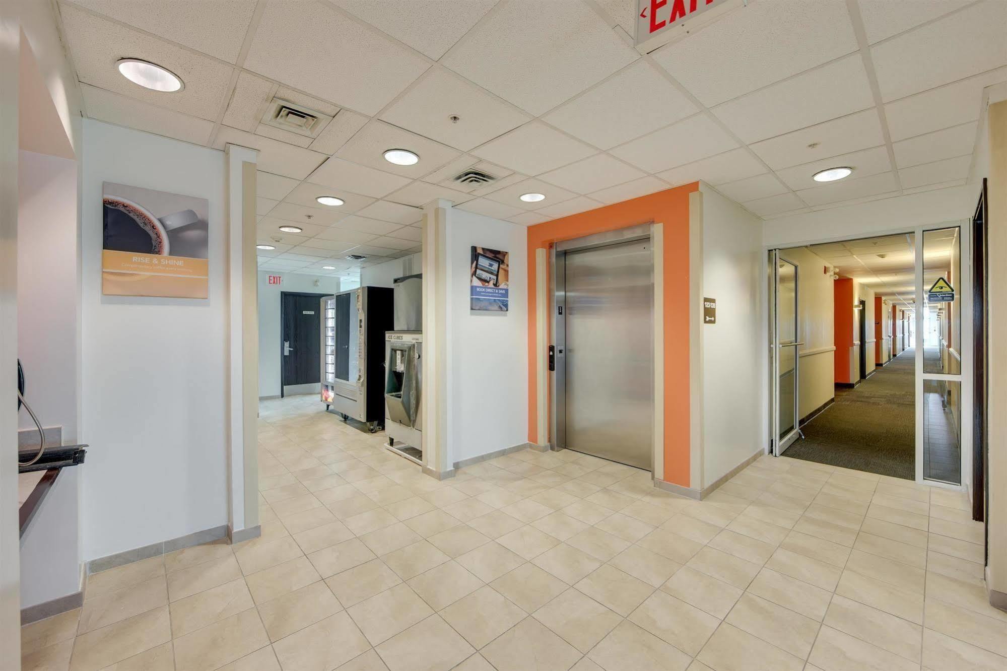 Hotel 6-brampton, On - Toronto Brampton