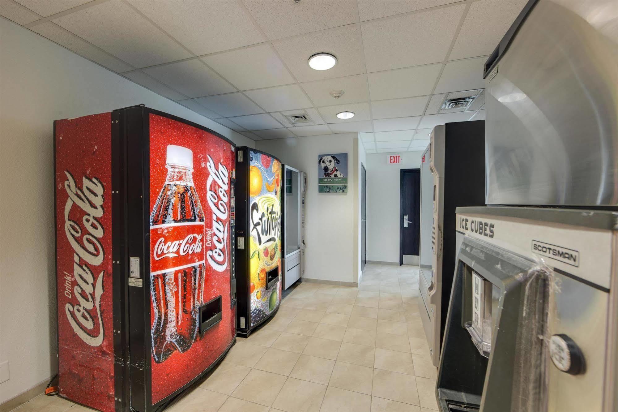 Hotel 6-brampton, On - Toronto 2*