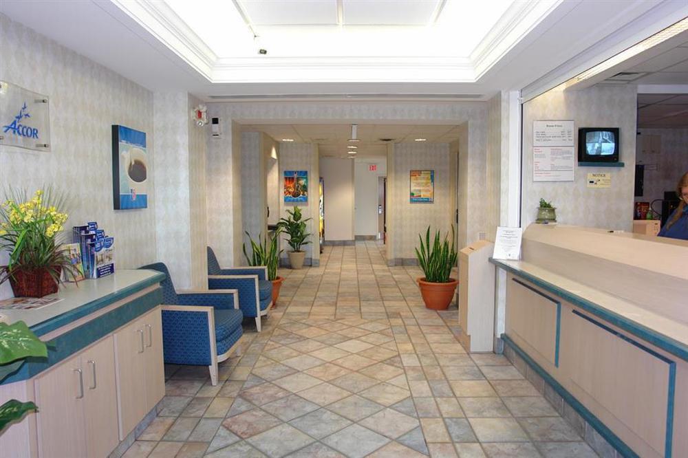 6-brampton, On - Toronto Hotel